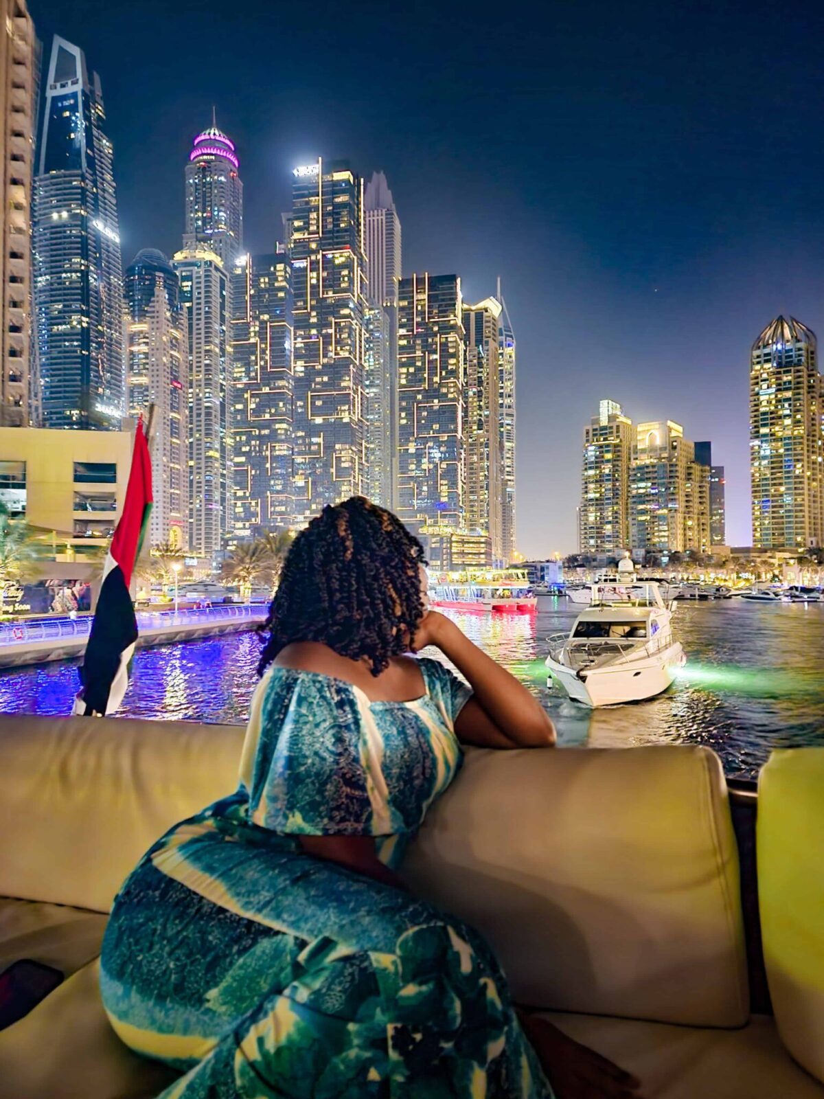 dubai night on water